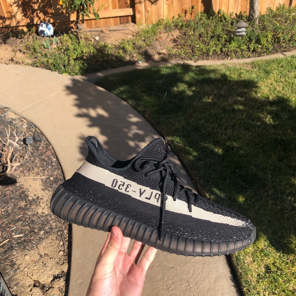 Addidas Yeezy Boost 350 V2 Core Black White